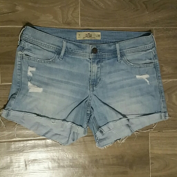 Hollister Pants - LIKE NEW! Hollister Midi Shorts